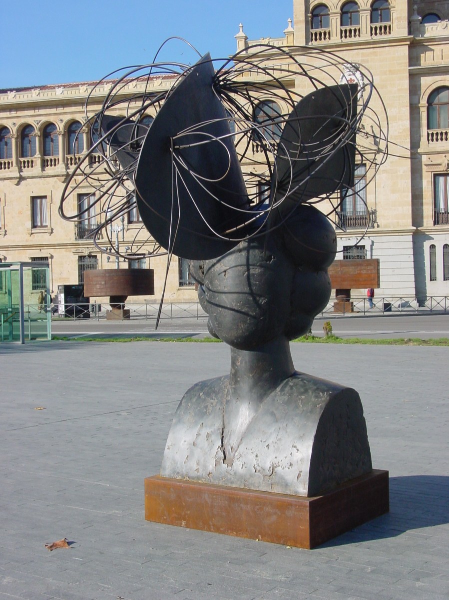 Manolo Valdes sculpture (2006) Valladolid (2006). Courtesy of Lourdes Cardenal.
