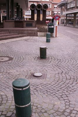 Retractable bollards. Courtesy of Wiki Commons.