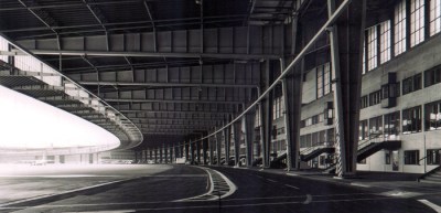 Arc shaped steel construction. Photo by Thomas Platow