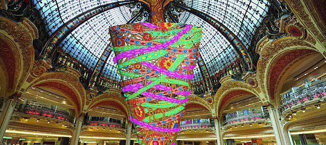 The "upside down" Christmas tree at Printemps Paris