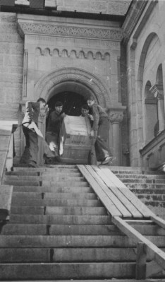 Workers removing art from Schloss Neuschwanstein November 1945 Charles Parkhurst