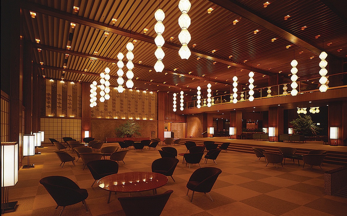 Hotel Okura lobby Courtesy of Cornichwatches
