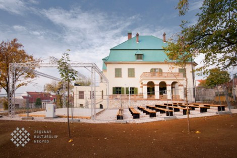 Puppet Theatre Szolnay, Pecs