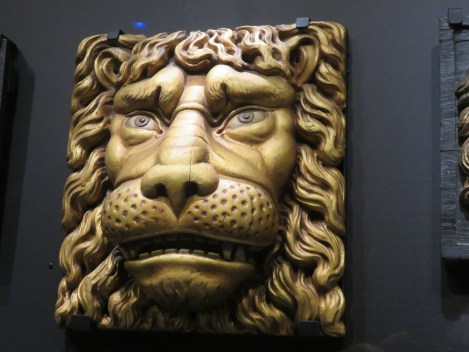 Wood-carved lion's head once adorned Dutch trading ships., at the  Netherlands Maritime Museum, Amsterdam (Bobbie Faul-Zeitler, (CC 3.0)