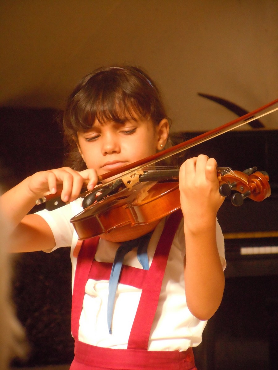Music for kids and community is a social goal -- the Cuban version of El Sistema promotes creativity. Yo9u'll find music being performed everywhere - in restaurants, clubs, on street corners.