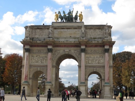 Walking in the Tuileries toward the Arc de Triomphe du Carrousel (Oct 2014 Bobbie Faul-Zeitler CC 3-0