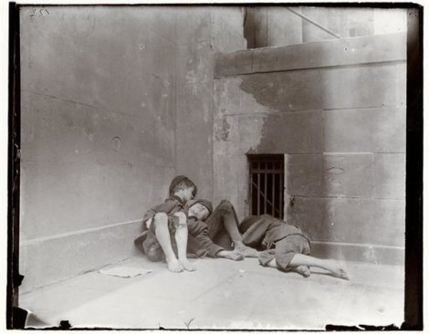 Street arabs in NYC, Jacob Riis. Courtesy Museum of the City of New York. 