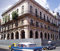 Sloppy Joe's pre-renovation. 