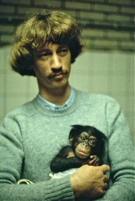 A younger Frans de Waal at the Burger Zoo in Arnem Photo by Chris Ryan