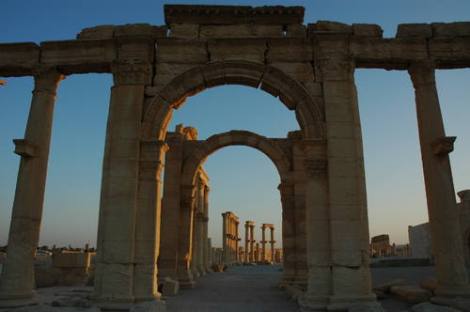 Site of Palmyra pre-destruction of its famed triumphal arches. Courtesy of UNESCO, all rights reserved.