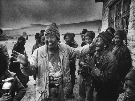 Dr Ruit with overjoyed man who can see again. Courtesy Himalayan Cataract Project.