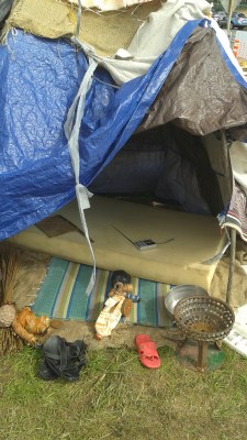 In the MSF pop-up exhibition, an example of what a typical "shelter" and personal effects for a refugee. (Photo by Roberta Faul-Zeitler, CC 3.0)